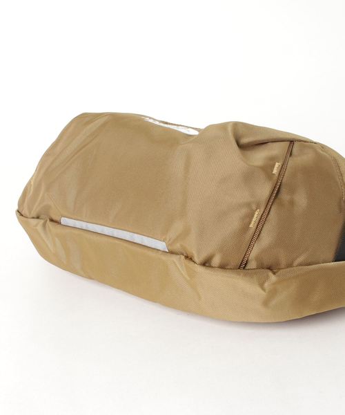 THE NORTH FACE（ザノースフェイス）の「THE NORTH FACE Orion オリオン NM71902（ボディバッグ/ウエストポーチ・メンズ・ブラック/ベージュ・FREE）」の4枚目の写真