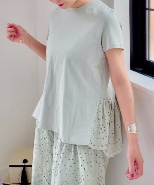 M y u(ミュー)の「スカラップレースフリル切替Tシャツ(Tシャツ/カットソー・レディース・ホワイト/ブラック/ライトカーキ/ライトパープル・FREE)」の3枚目の写真