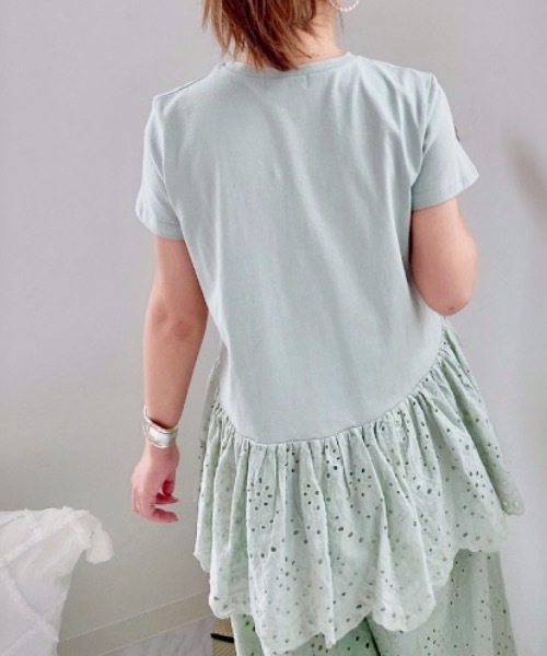 M y u(ミュー)の「スカラップレースフリル切替Tシャツ(Tシャツ/カットソー・レディース・ホワイト/ブラック/ライトカーキ/ライトパープル・FREE)」の22枚目の写真