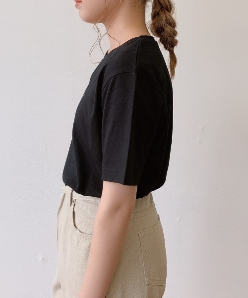 VANNIE U（ヴァニーユー）の「クラッシックロゴT（Tシャツ/カットソー・レディース・ホワイト/ブラック/ブラウン/モカ・FREE）」の12枚目の写真