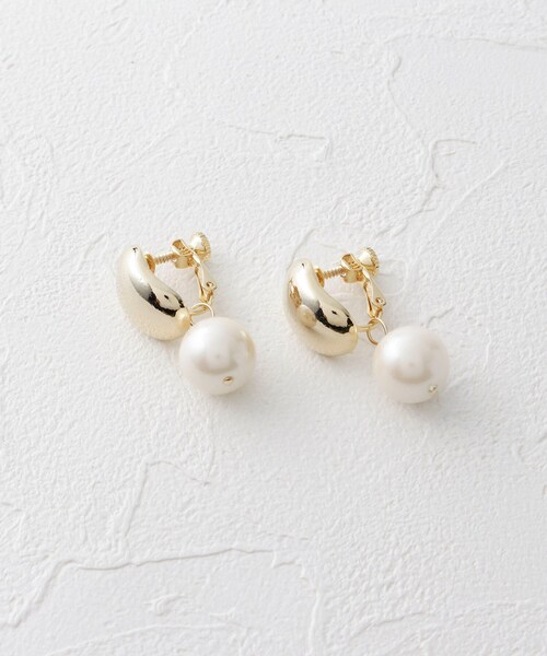 Its Demo イッツデモ のファッション アクセサリー メタルパールイヤリング イヤリング