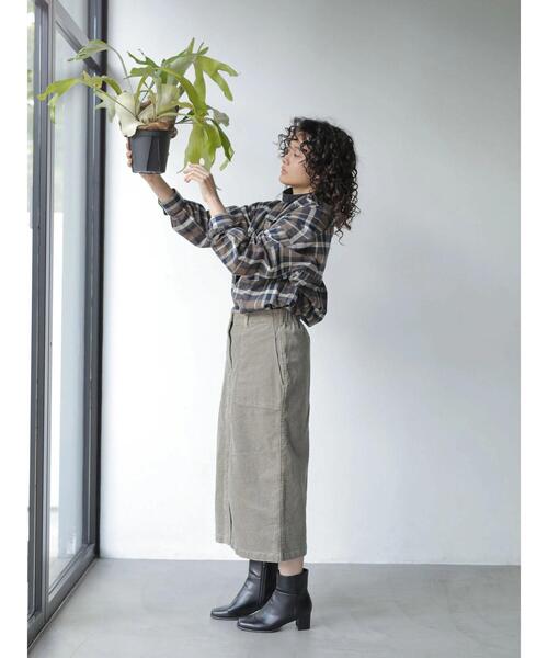 AMERICAN HOLIC（アメリカンホリック）の「ストレッチコール天タイトスカート　＊（スカート・レディース・チャコールグレー/ブラウン/グレイッシュベージュ・L/M）」の19枚目の写真