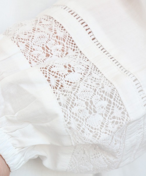 AMERICAN HOLIC（アメリカンホリック）の「スタンドカラーレースチュニック（シャツ/ブラウス・レディース・ブラック/オフホワイト・FREE）」の4枚目の写真