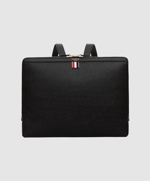 THOM BROWNE（トムブラウン）の「DOCUMENT HOLDER BACKPACK IN PEBBLE GRAIN LEATHER（バックパック/リュック・メンズ・ブラック/グレー・ONE SIZE）」の2枚目の写真