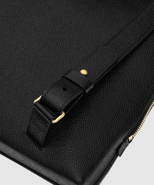 THOM BROWNE（トムブラウン）の「DOCUMENT HOLDER BACKPACK IN PEBBLE GRAIN LEATHER（バックパック/リュック・メンズ・ブラック/グレー・ONE SIZE）」の5枚目の写真