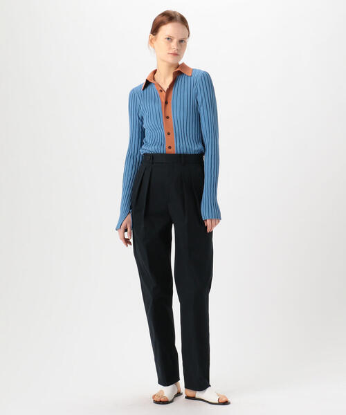 TOMORROWLAND (トゥモローランド)の「コットンチノ フロントタックパンツ(チノパンツ・レディース・ベージュ/ネイビー・36/34/32)」の3枚目の写真