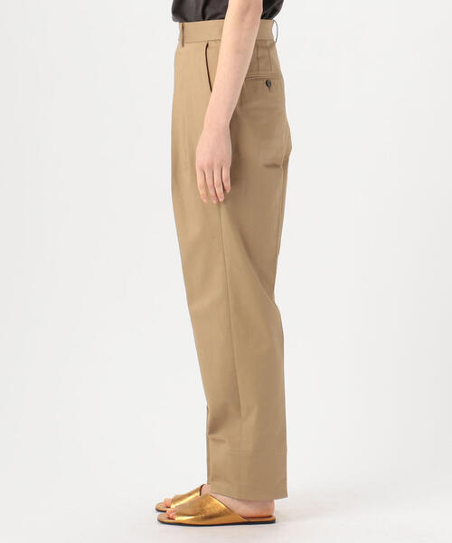 TOMORROWLAND (トゥモローランド)の「コットンチノ フロントタックパンツ(チノパンツ・レディース・ベージュ/ネイビー・36/34/32)」の15枚目の写真