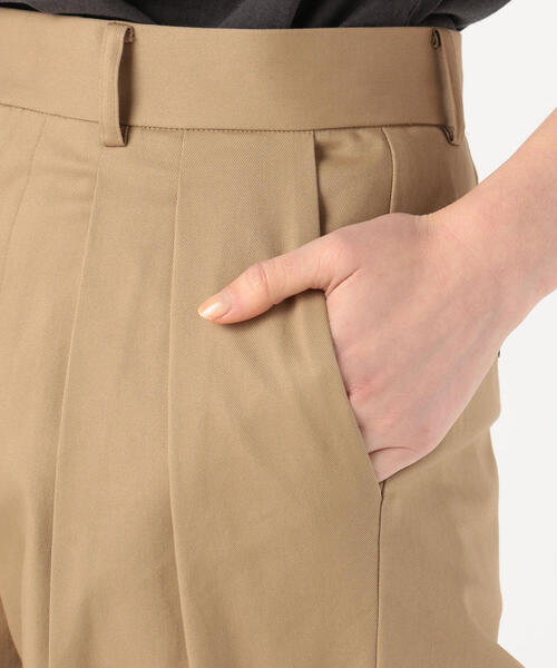 TOMORROWLAND (トゥモローランド)の「コットンチノ フロントタックパンツ(チノパンツ・レディース・ベージュ/ネイビー・36/34/32)」の4枚目の写真