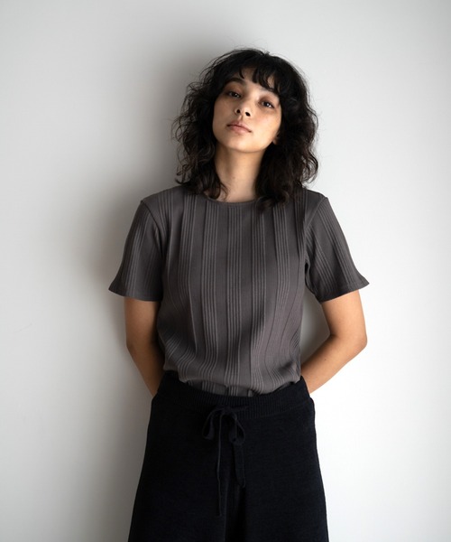 nestwell（ネストウェル）の「ネストウェル nestwell / パロット（Tシャツ/カットソー・レディース・アイボリー/モカ/チャコール・1/2/3）」の3枚目の写真