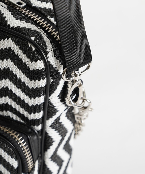 X-girl（エックスガール）の「FAUX LEATHER PIPING SHOULDER BAG（ショルダーバッグ・レディース・ブラック/ベージュ/マルチ・ONE SIZE）」の17枚目の写真