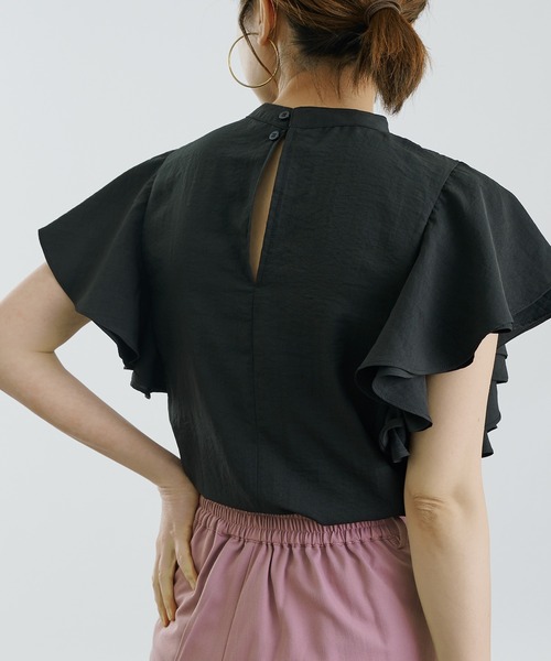 COLONY 2139（コロニートゥーワンスリーナイン）の「袖フリルブラウス（シャツ/ブラウス・レディース・ブラック/オフホワイト・SMALL/MEDIUM）」の2枚目の写真