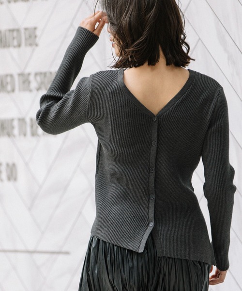 Munich（ミューニック）の「ストレッチプレーティングリブニット　2WAYトップス(セットアップ可)（ニット/セーター・レディース・チャコールグレー/ラベンダー/キャメル/グレイッシュベージュ・FREE）」の2枚目の写真