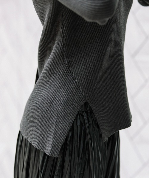 Munich（ミューニック）の「ストレッチプレーティングリブニット　2WAYトップス(セットアップ可)（ニット/セーター・レディース・チャコールグレー/ラベンダー/キャメル/グレイッシュベージュ・FREE）」の14枚目の写真