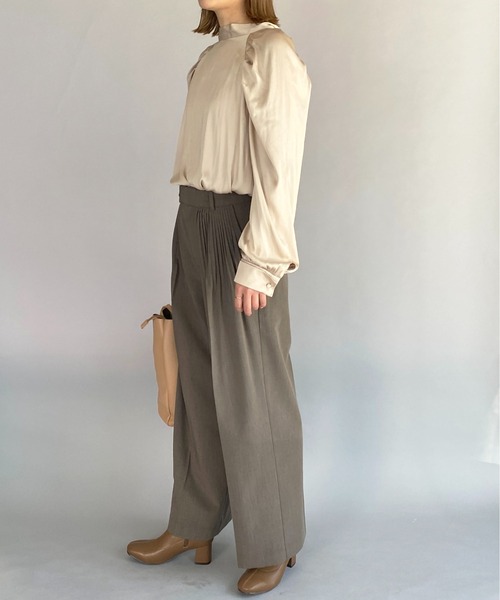 audrey and john wad(オードリーアンドジョンワッド)の「フロントピンタックワイドパンツ(スラックス・レディース・ブラック/ダークブラウン・M)」の18枚目の写真
