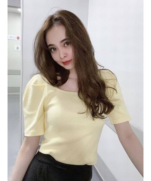 EMODA(エモダ)の「タックスリーブフィットトップ(Tシャツ/カットソー・レディース・ホワイト/ミント/イエロー/ブラック・FREE)」の16枚目の写真