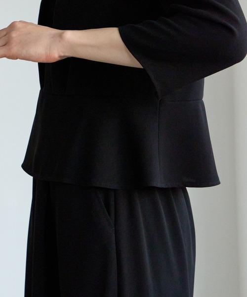 AIMER（エメ）の「【喪服・礼服・WEB限定】ノーカラージャケット・ペプラムブラウス・ワイドパンツ 3点セット ブラックフォーマルアンサンブル（スーツセット・レディース・ブラック・11号/9号/13号/15号/17号/7号）」の17枚目の写真
