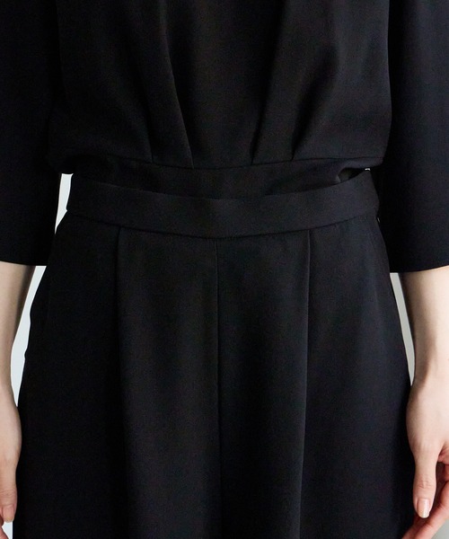 AIMER（エメ）の「【喪服・礼服・WEB限定】ノーカラージャケット・ペプラムブラウス・ワイドパンツ 3点セット ブラックフォーマルアンサンブル（スーツセット・レディース・ブラック・11号/9号/13号/15号/17号/7号）」の14枚目の写真