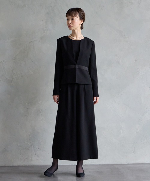 AIMER（エメ）の「【喪服・礼服・WEB限定】ノーカラージャケット・ペプラムブラウス・ワイドパンツ 3点セット ブラックフォーマルアンサンブル（スーツセット・レディース・ブラック・11号/9号/13号/15号/17号/7号）」の7枚目の写真