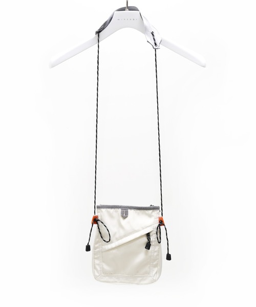 minsobi（ミンソビ）の「ミニショルダーバック  ストラップポーチ（ショルダーバッグ・メンズ・ブラック/ホワイト・FREE）」の15枚目の写真