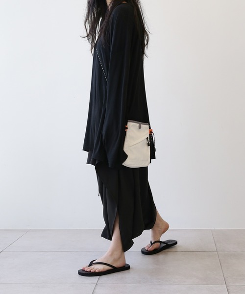 minsobi（ミンソビ）の「ミニショルダーバック  ストラップポーチ（ショルダーバッグ・メンズ・ブラック/ホワイト・FREE）」の10枚目の写真