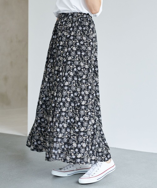 earth music&ecology（アースミュージックアンドエコロジー）の「更紗フラワープリントスカート ＊（スカート・レディース・ブラック/ベージュ/ミント・FREE）」の2枚目の写真