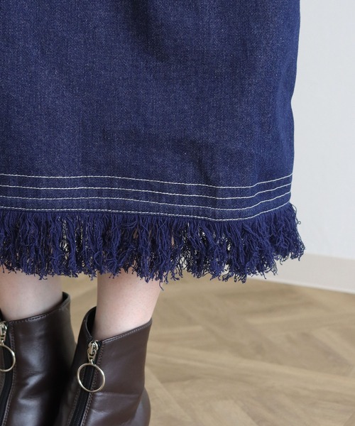 vingtrois(バントロア)の「【Vingtrois】深Vネックデニムワンピース(ワンピース・レディース・ブラック/ネイビー・M)」の12枚目の写真