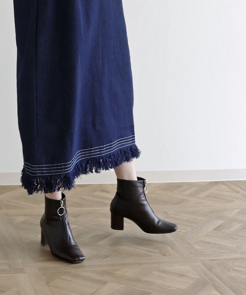 vingtrois(バントロア)の「【Vingtrois】深Vネックデニムワンピース(ワンピース・レディース・ブラック/ネイビー・M)」の10枚目の写真