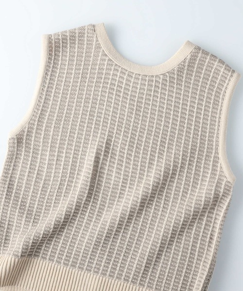 HONEYSUCKLE ROSE（ハニーサックルローズ）の「【HONEYSUCKLE ROSE】前後２ＷＡＹベスト（ベスト・レディース・オフホワイト/ブラック・M/L）」の6枚目の写真