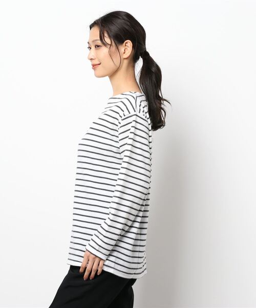 SMILE LAND（スマイルランド）の「大きいサイズ ゆるシルエットボートネックリップルボーダープルオーバー（Tシャツ/カットソー・レディース・ブラック×ホワイト/ホワイト系その他2/ブラウン系その他2・3L/LL/4L/6L/5L/L）」の9枚目の写真