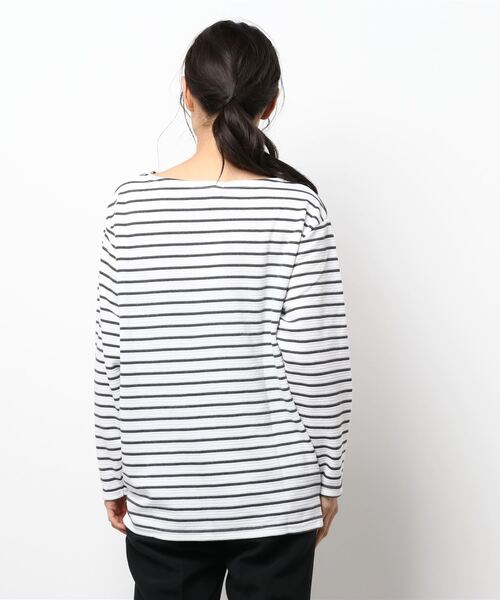 SMILE LAND（スマイルランド）の「大きいサイズ ゆるシルエットボートネックリップルボーダープルオーバー（Tシャツ/カットソー・レディース・ブラック×ホワイト/ホワイト系その他2/ブラウン系その他2・3L/LL/4L/6L/5L/L）」の21枚目の写真