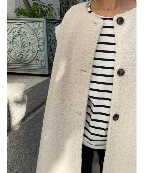 ulu(ウル)の「Original boa gilet coat(ノーカラーコート・レディース・アイボリー・FREE)」の6枚目の写真