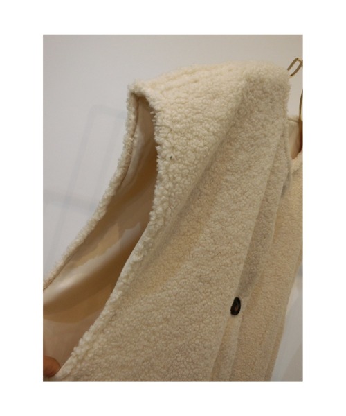 ulu(ウル)の「Original boa gilet coat(ノーカラーコート・レディース・アイボリー・FREE)」の10枚目の写真