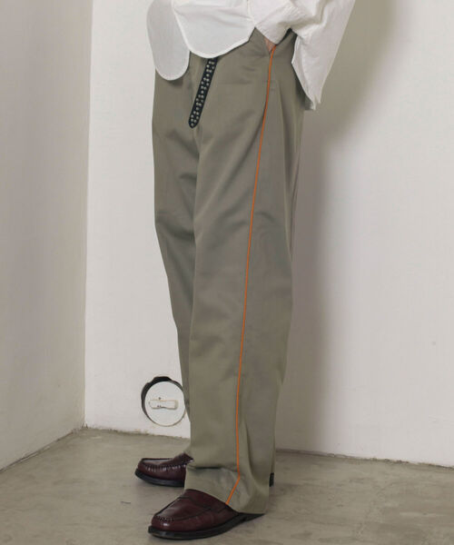 GLOSTER(グロスター)の「【GLOSTER/グロスター】サイドライン チノトラウザーズ トラックパンツ(チノパンツ・メンズ・カーキ/ネイビー・SMALL/MEDIUM/LARGE)」の7枚目の写真