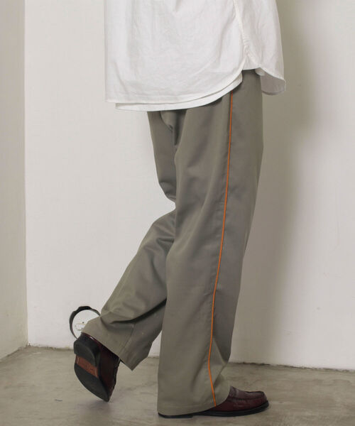 GLOSTER(グロスター)の「【GLOSTER/グロスター】サイドライン チノトラウザーズ トラックパンツ(チノパンツ・メンズ・カーキ/ネイビー・SMALL/MEDIUM/LARGE)」の8枚目の写真