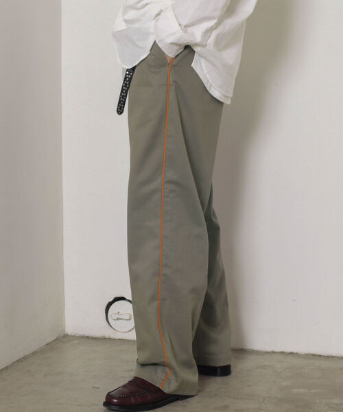 GLOSTER(グロスター)の「【GLOSTER/グロスター】サイドライン チノトラウザーズ トラックパンツ(チノパンツ・メンズ・カーキ/ネイビー・SMALL/MEDIUM/LARGE)」の9枚目の写真