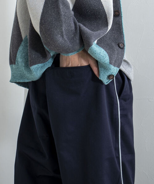 GLOSTER(グロスター)の「【GLOSTER/グロスター】サイドライン チノトラウザーズ トラックパンツ(チノパンツ・メンズ・カーキ/ネイビー・SMALL/MEDIUM/LARGE)」の19枚目の写真