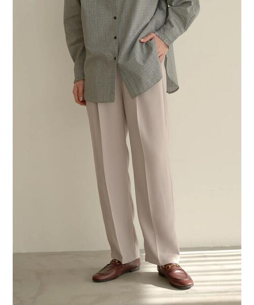 earth music&ecology（アースミュージックアンドエコロジー）の「タックストレートパンツ＊（スラックス・レディース・ブラック/ダークグリーン/ベージュ/ボルドー・M/L）」の7枚目の写真