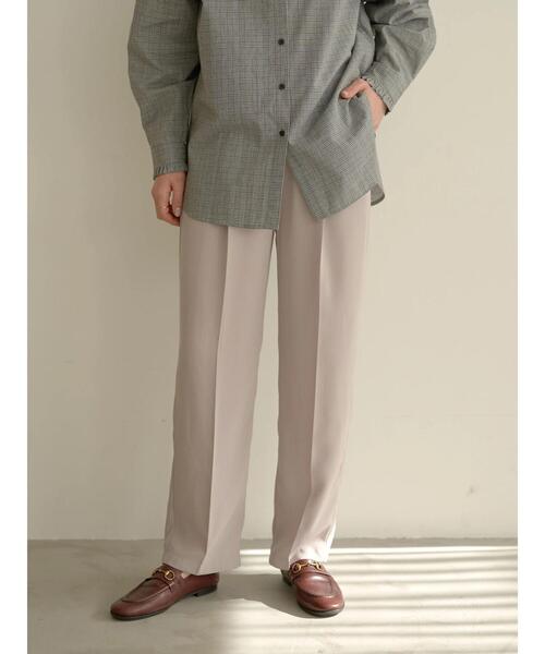 earth music&ecology（アースミュージックアンドエコロジー）の「タックストレートパンツ＊（スラックス・レディース・ブラック/ダークグリーン/ベージュ/ボルドー・M/L）」の9枚目の写真