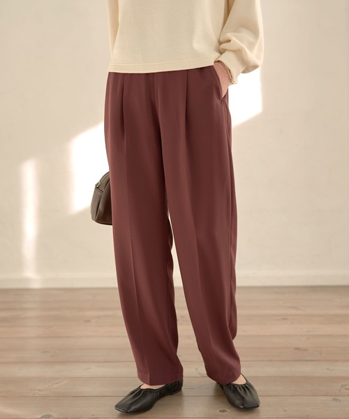 earth music&ecology（アースミュージックアンドエコロジー）の「タックストレートパンツ＊（スラックス・レディース・ブラック/ダークグリーン/ベージュ/ボルドー・M/L）」の4枚目の写真