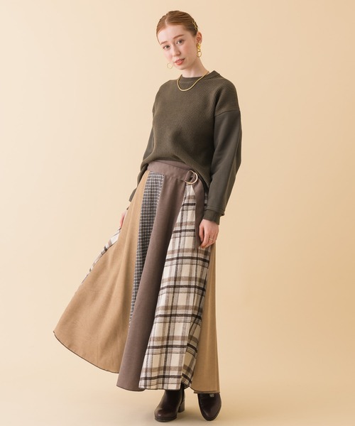 CLOCHE(クロシェ)の「CLOCHE カットドッキングプルオーバー(Tシャツ/カットソー・レディース・カーキ/アイボリー・FREE)」の4枚目の写真