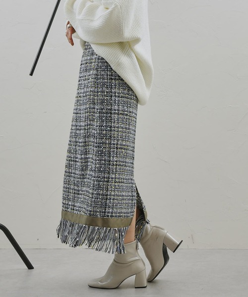 mona Belinda（モナベリンダ）の「ツイードフリンジタイトスカート（スカート・レディース・グリーン/ネイビー・FREE）」の4枚目の写真