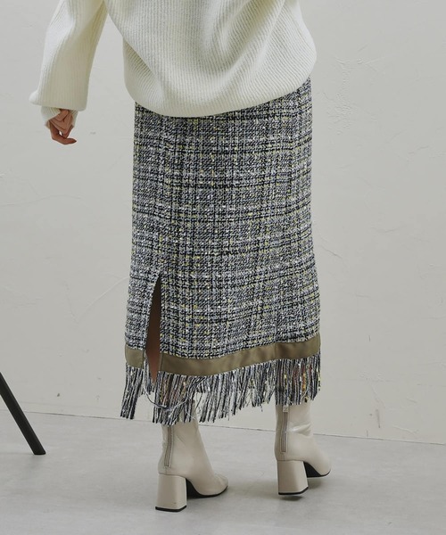 mona Belinda（モナベリンダ）の「ツイードフリンジタイトスカート（スカート・レディース・グリーン/ネイビー・FREE）」の5枚目の写真