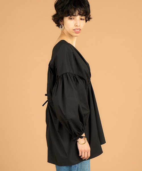 Whim Gazette（ウィムガゼット）の「【WEB限定】カシュクールブラウス（シャツ/ブラウス・レディース・オフホワイト/ブラック・FREE）」の5枚目の写真