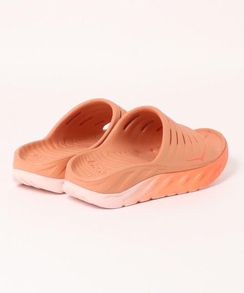 HOKA(ホカ)の「【HOKA ONE ONE】ORA RECOVERY SLIDE(サンダル・レディース・ピンク・25cm/24cm/23cm/26cm)」の2枚目の写真