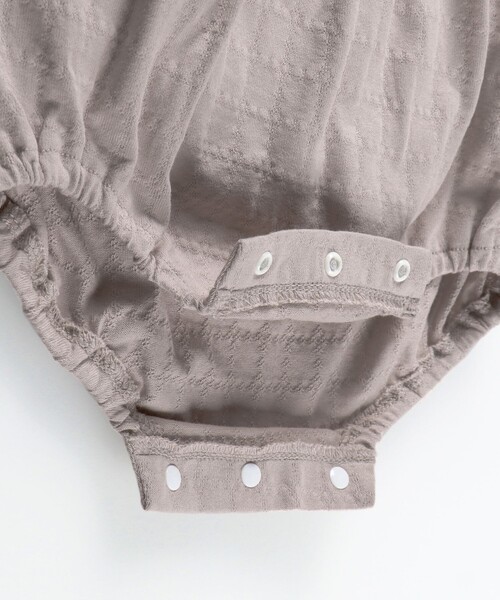 BRANSHES（ブランシェス）の「タック天竺ノースリーブカバーオール（ロンパース・キッズ・ブラウン/クリーム・80/70）」の12枚目の写真