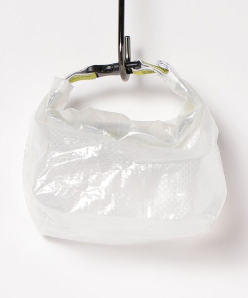 WEEKEND(ER)(ウィークエンダー)の「WEEKEND(ER) ウィークエンダー PE ROLLTOP ロールトップ バッグ extra small 2L(エコバッグ/サブバッグ・レディース・ホワイト/ベージュ・FREE)」の13枚目の写真