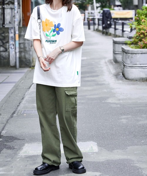 MONO-MART(モノマート)の「【FLOOWM】フラワーロゴ 発泡/刺繍コンビ ビッグシルエット半袖Tシャツ(Tシャツ/カットソー・メンズ・ホワイト/グリーン/オートミール/ブラック系・M/L)」の21枚目の写真