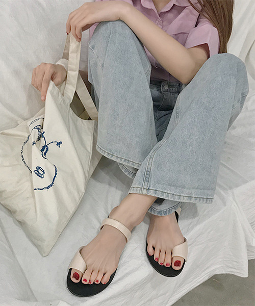 c.u.l(シーユーエル)の「【c.u.l】PUレザーリングトングフラットサンダル culs26(サンダル・レディース・ブラック/アイボリー・38/35/36/39/37)」の17枚目の写真