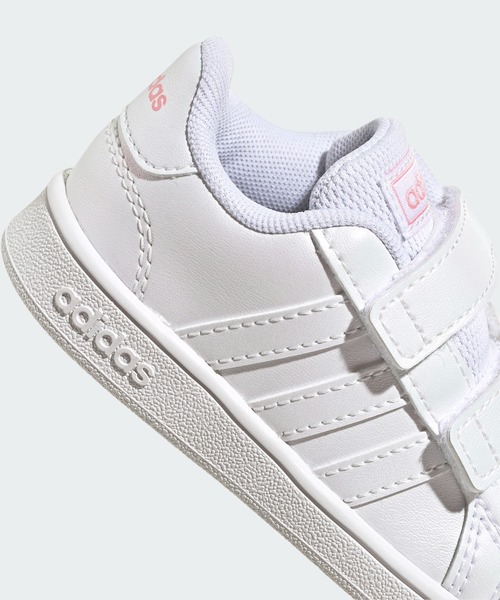 adidas(アディダス)の「グランドコート / Grand Court / アディダス(キッズ/子供用)(スニーカー・キッズ・ホワイト・12cm/13.0cm/14.0cm/15.0cm/16cm/10cm/11cm)」の2枚目の写真
