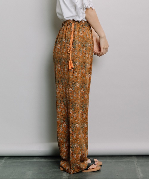 refinedworks(リファインドワークス)の「ボタニカルタッセルセミワイドPT(その他パンツ・レディース・オレンジ/ブルー・FREE)」の4枚目の写真